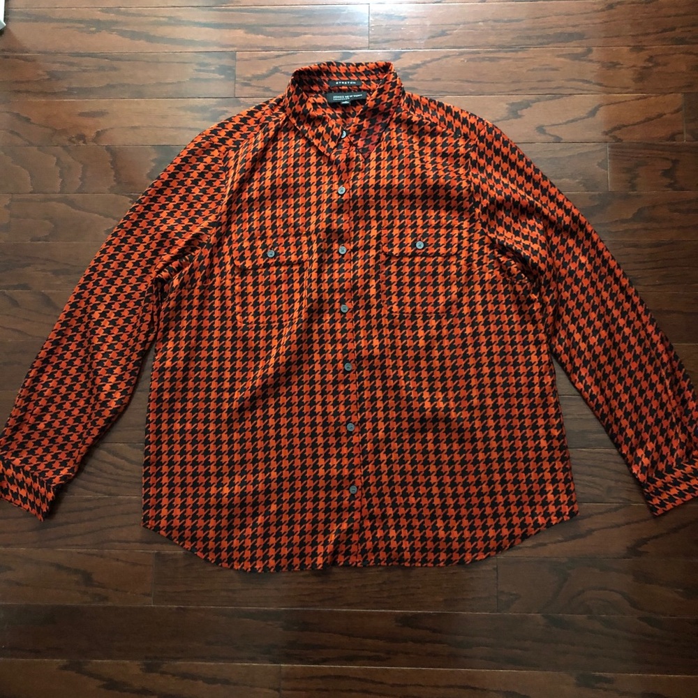 Jones New York houndstooth pattern blouse